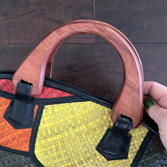 Vintage Style Woven Straw Patchwork Faux Leather Wooden Bag - Picture 7 of 12